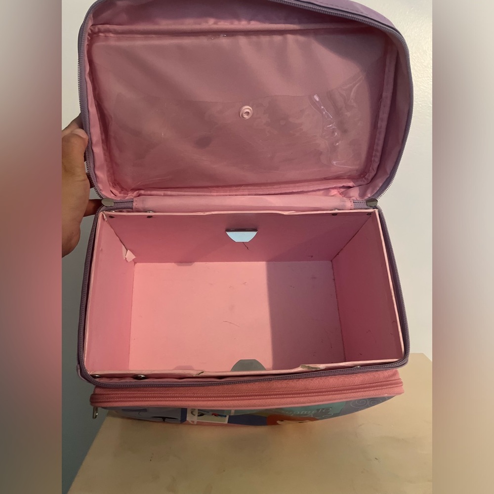 Kids/ girl/ youth Glamour Girlz Salon Pink Doll Case/Makeup Case/ Overnight Case - Picture 3 of 8
